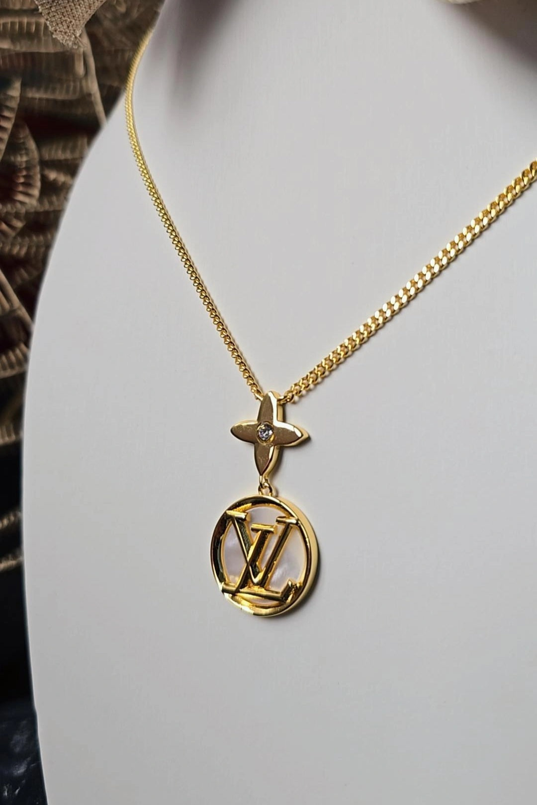 Mop Levi Necklace