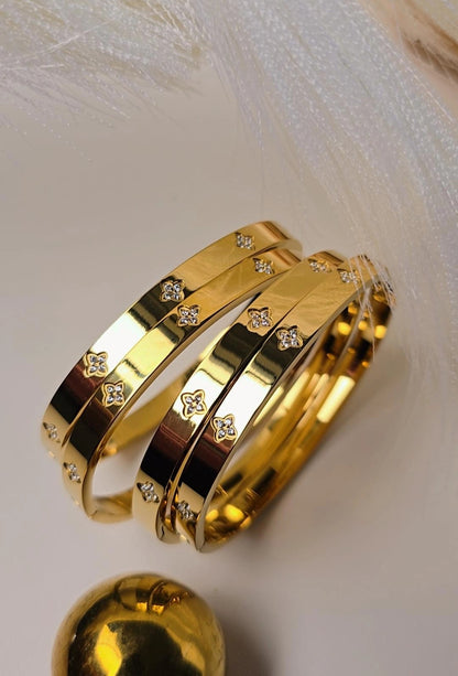4 leaf Clover Bangle
