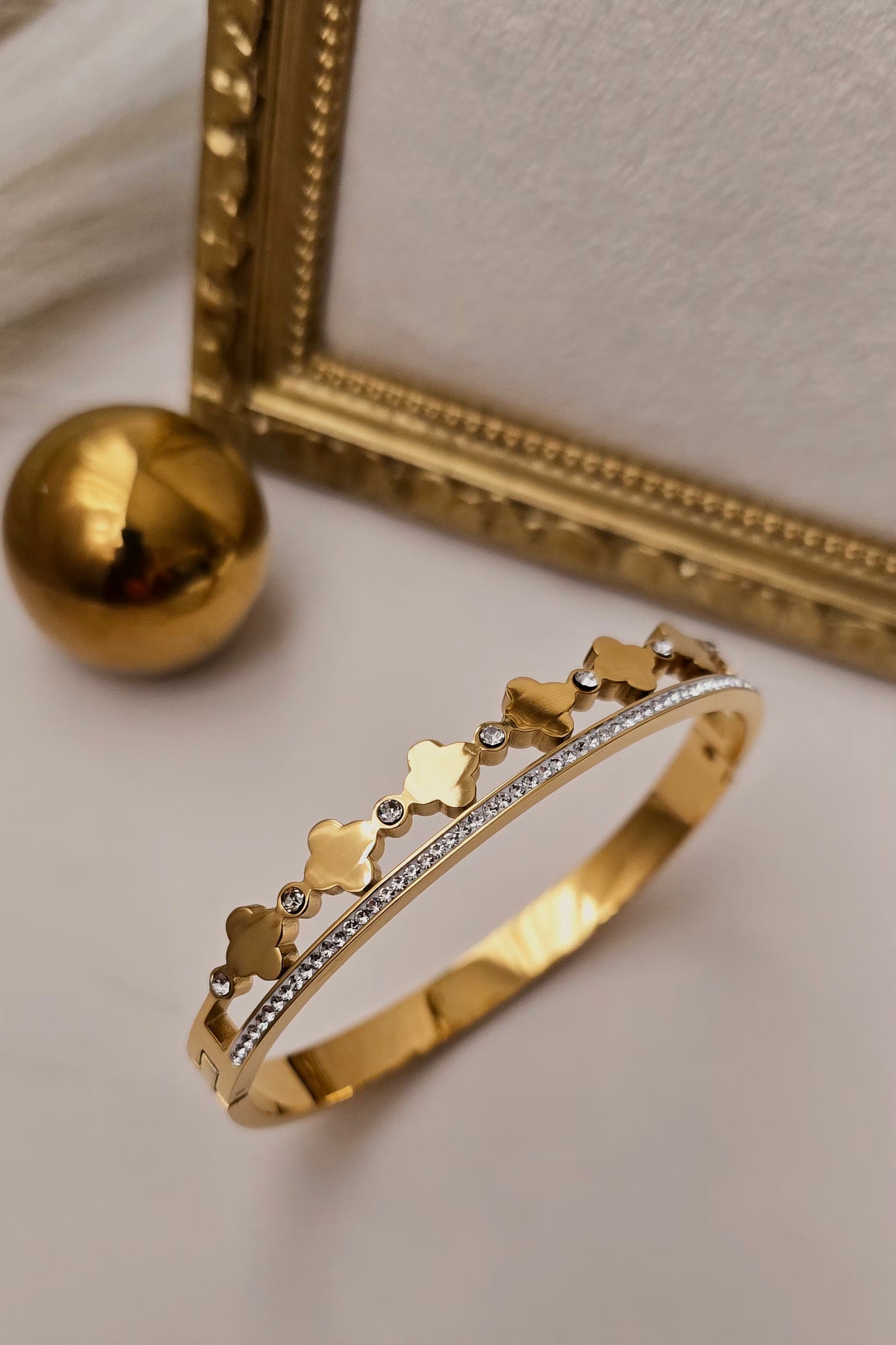 Flora Clover Bangle