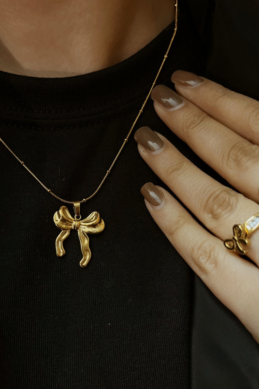 Bow Necklace
