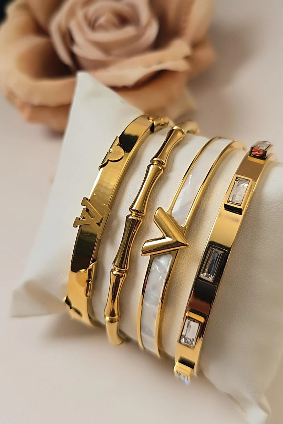 Levi Bangle