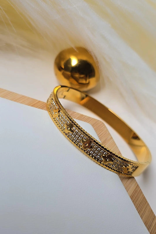 Gold bracelet