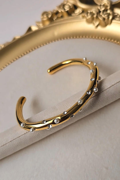 Lara Bangle