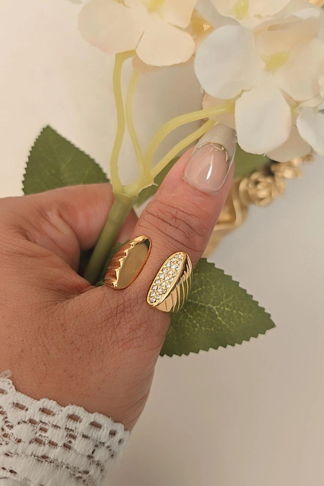Solis Ring