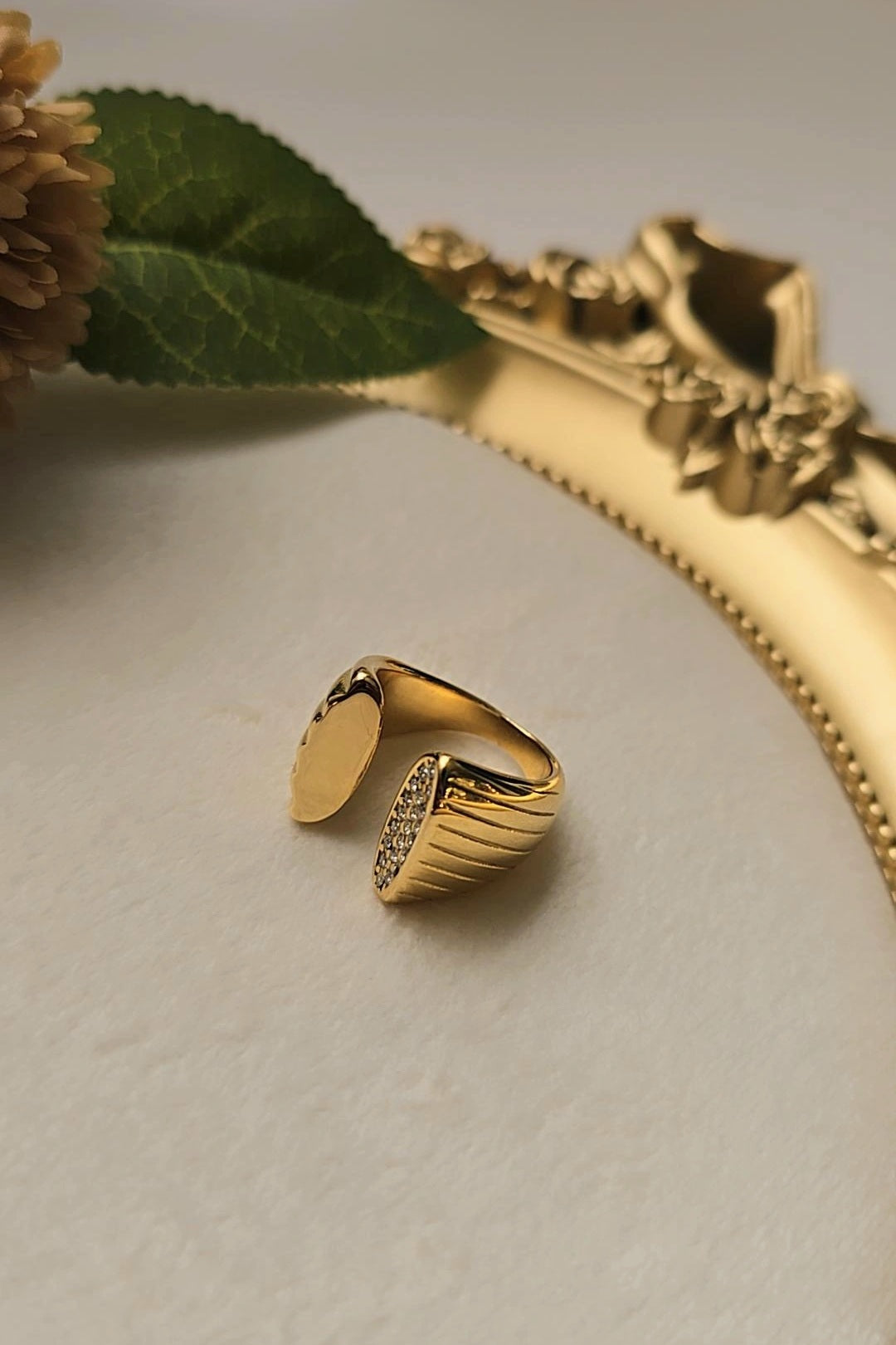 Solis Ring