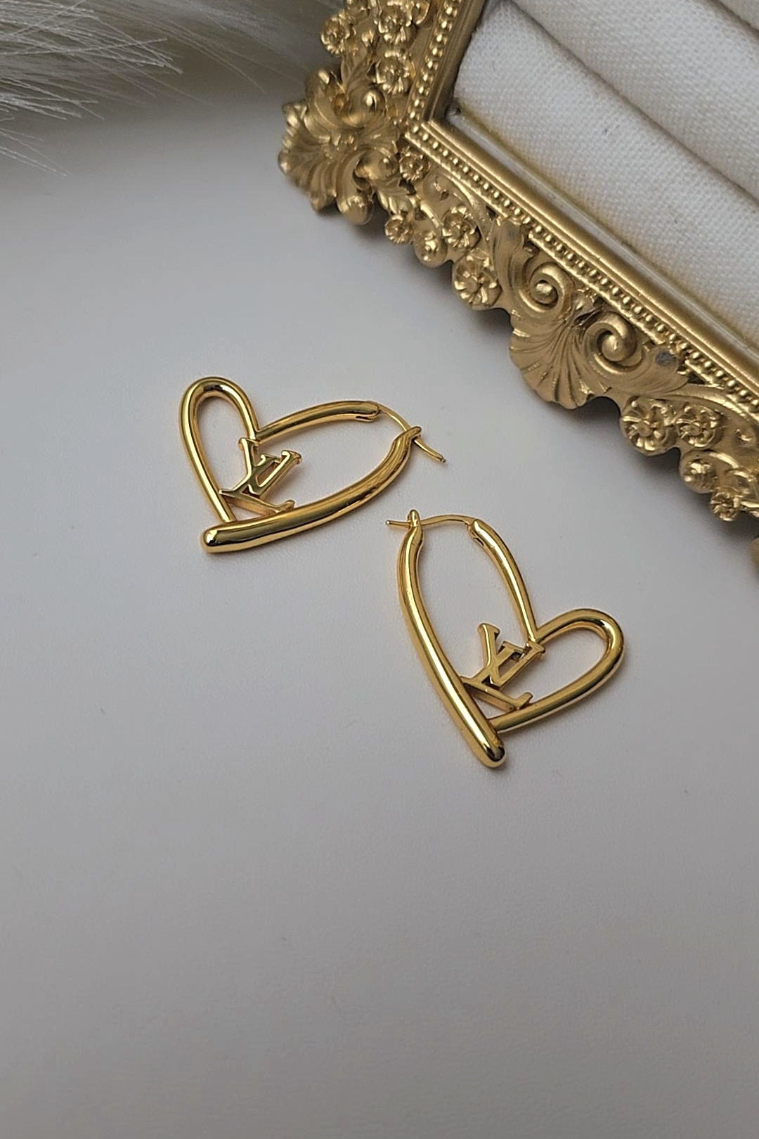 Levi Heart Hoops