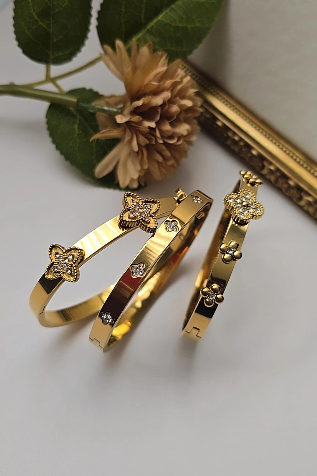4 leaf Clover Bangle