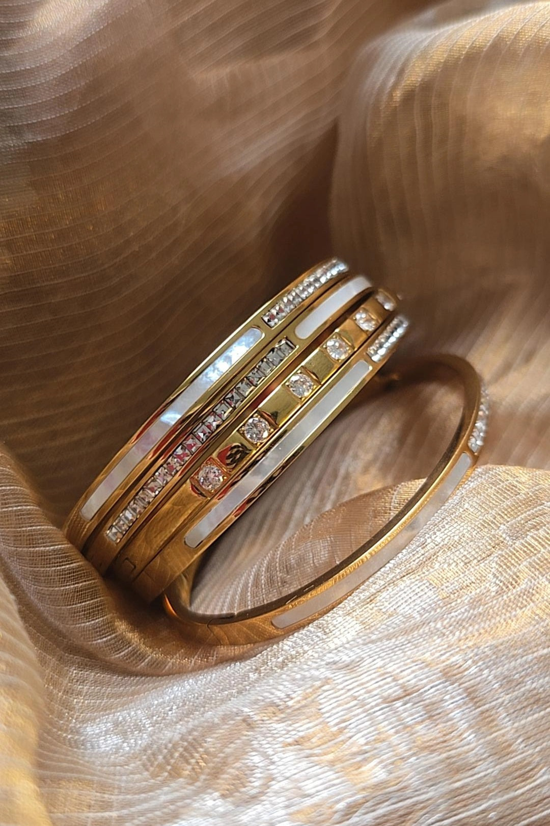 Evelyn Bangle