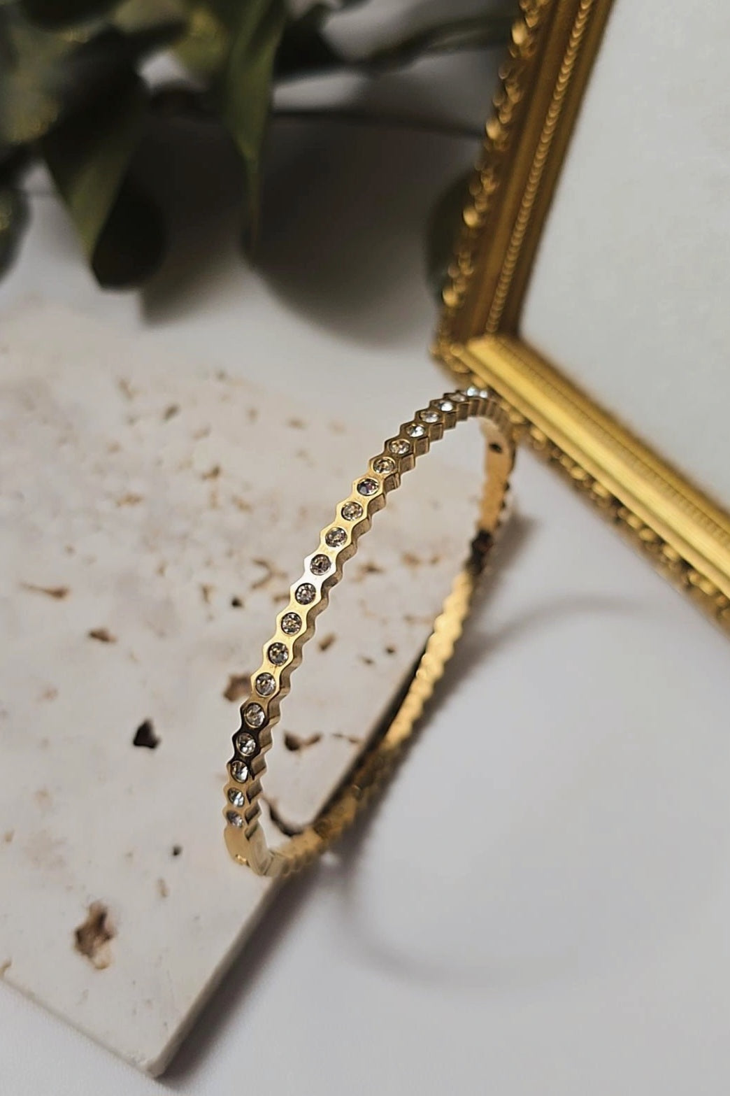 Nira Sleek Bangle