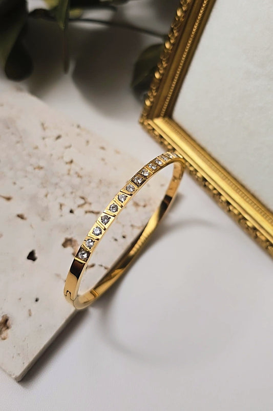 Demi Bangle