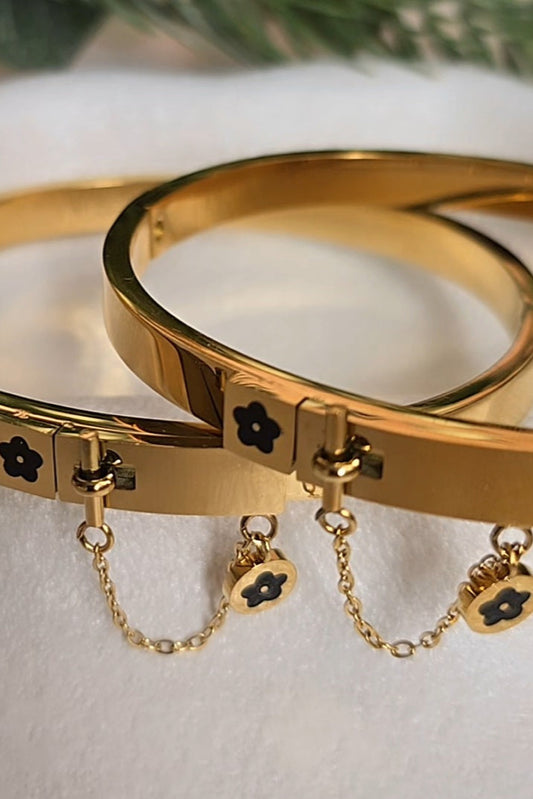 Aila Clover Bangle